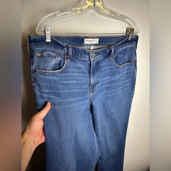 Abercrombie & Fitch the 90s Straight Mid Rise Curve Love Blue Jeans 31/12x 29 - Picture 2 of 14